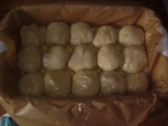 Buchteln mit Rhabarberkompott und Vanillinsauce - Rezept - Bild Nr. 12