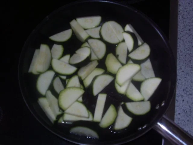 Putenrollbraten - Zucchinigemüse - Frühkartoffeln - Rezept - Bild Nr. 13