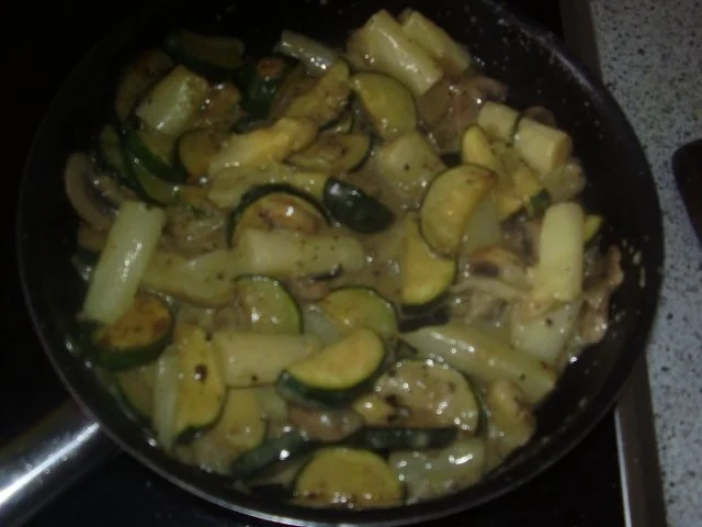 Putenrollbraten - Zucchinigemüse - Frühkartoffeln - Rezept - Bild Nr. 14