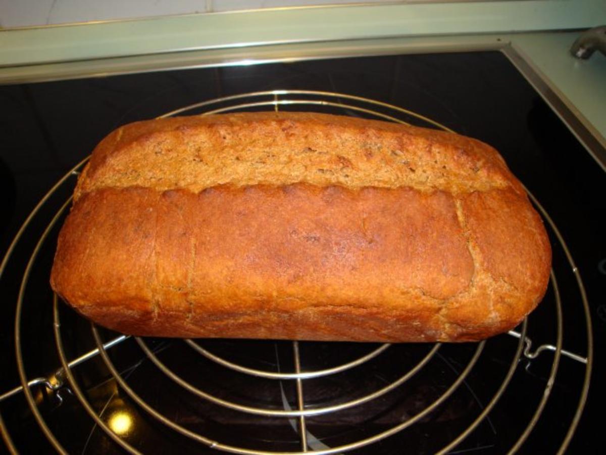 Bilder für Holunderblüten-Dinkel-Brot - Rezept