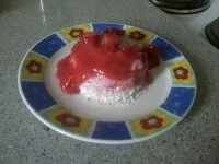 Rezept: Mohn-Quark-Mousse mit zweierlei Erdbeeren Mohn-Quark-Mousse mit zweierlei Erdbeeren - Rezept