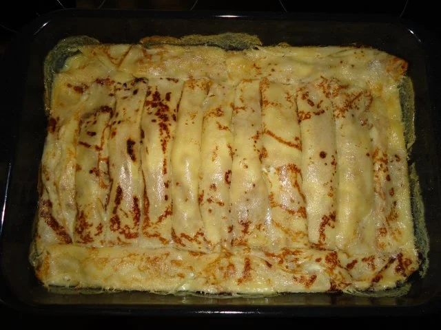 Palatschinken mit feiner Quark-Pfirsich-Füllung - Rezept