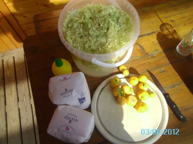 Hollersaft (selbst angesetzt) - Rezept - Bild Nr. 2