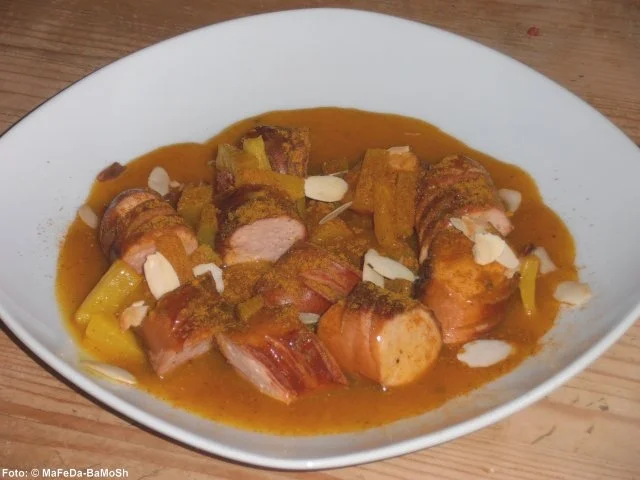 Currywurst mit Ananassoße - Rezept