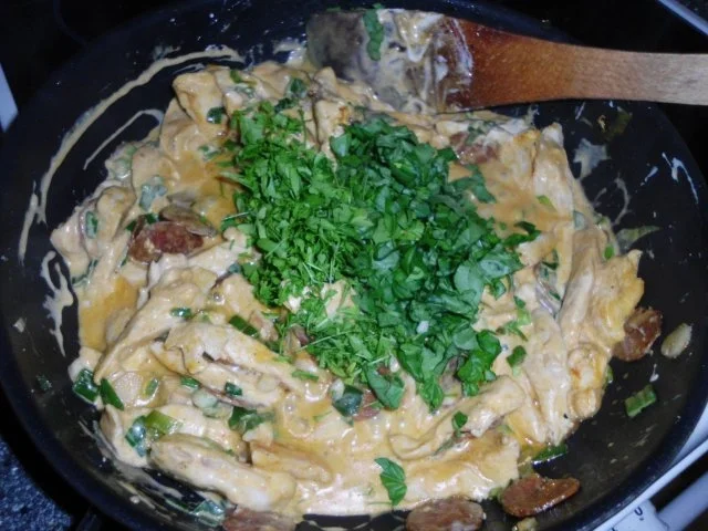 Hähnchen mit scharfem Paprikaknacker in einer Kresse-Basilikum-Rahmsauce - Rezept - Bild Nr. 14