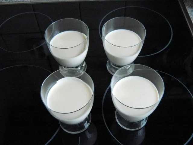 Rezept: Holunderblüten-Sahne-Pannacotta Holunderblüten-Sahne-Pannacotta - Rezept