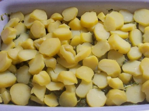 Kartoffel-Spinat-Gratin mit Gorgonzola und Tomaten - Rezept - Bild Nr. 8