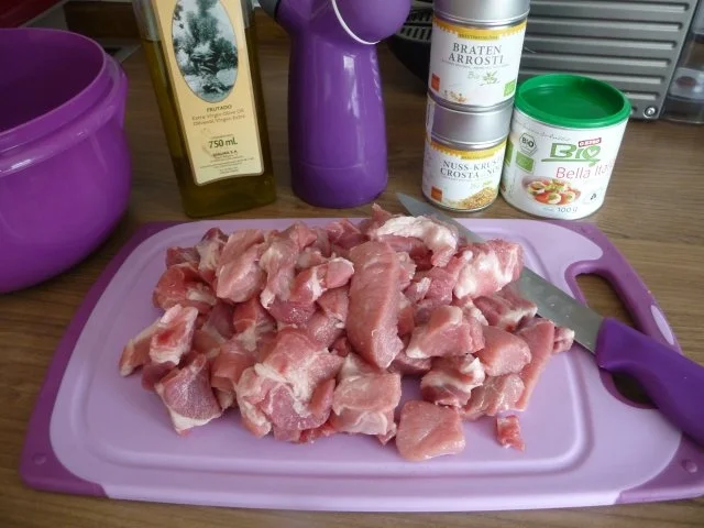 Rezept: Schwein : Gulasch vom Schweinehals (Kamm) Bild Nr. 4 Schwein : Gulasch vom Schweinehals (Kamm) - Rezept - Bild Nr. 4