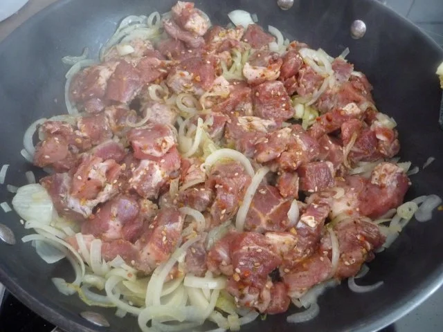 Rezept: Schwein : Gulasch vom Schweinehals (Kamm) Bild Nr. 11 Schwein : Gulasch vom Schweinehals (Kamm) - Rezept - Bild Nr. 11