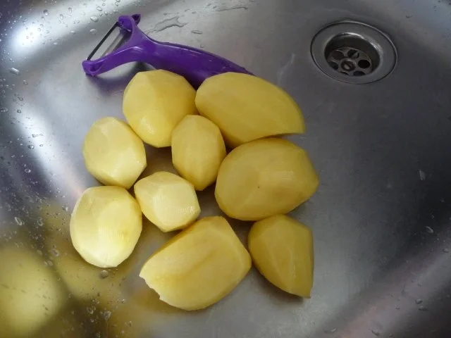 Beilagen : Spargelspitzen aus der Assiette mit Salzkartoffeln an Petersiliensoße - Rezept - Bild Nr. 8