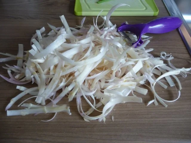 Beilagen : Spargelspitzen aus der Assiette mit Salzkartoffeln an Petersiliensoße - Rezept - Bild Nr. 3