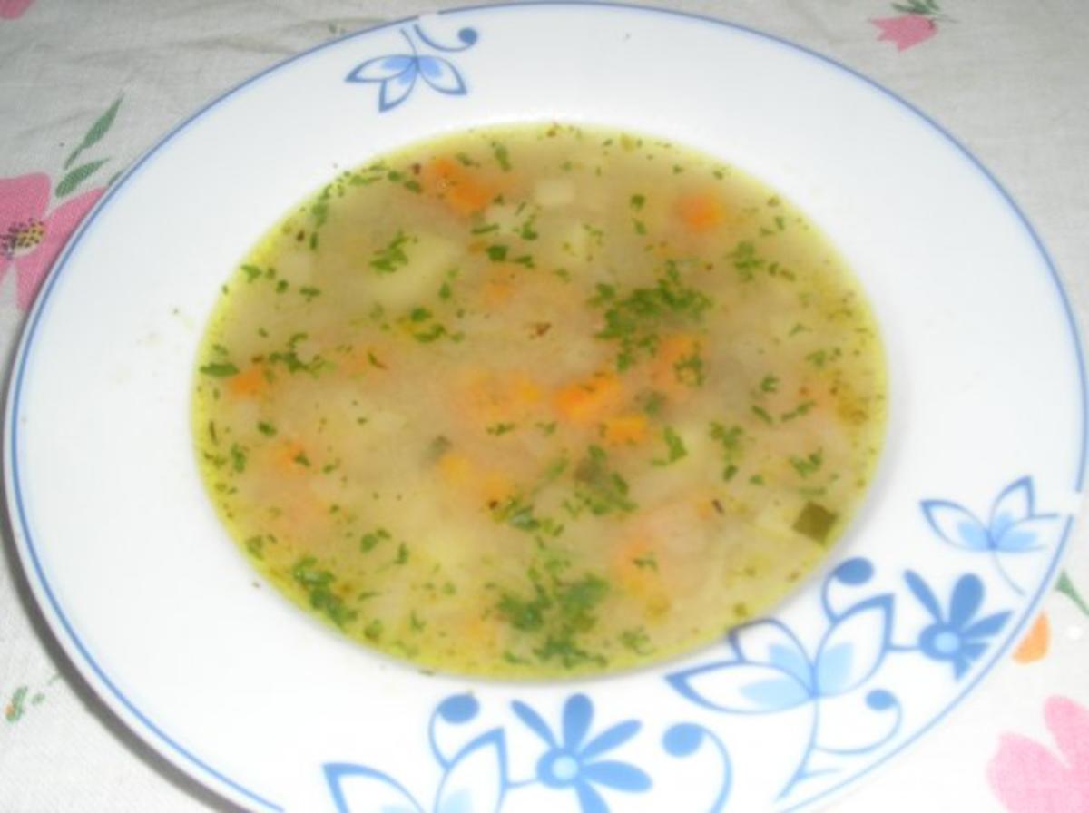 Gemüsesuppe auf Hausfrauenart - Rezept