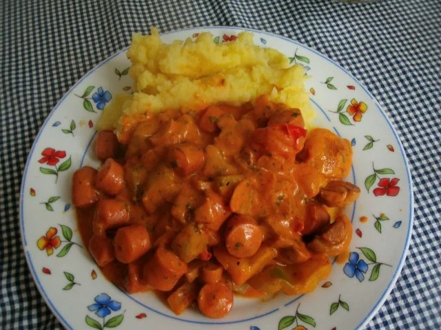 Rezept: Würstchen -Gurkenschmorpfännchen Bild Nr. 7 Würstchen -Gurkenschmorpfännchen - Rezept - Bild Nr. 7