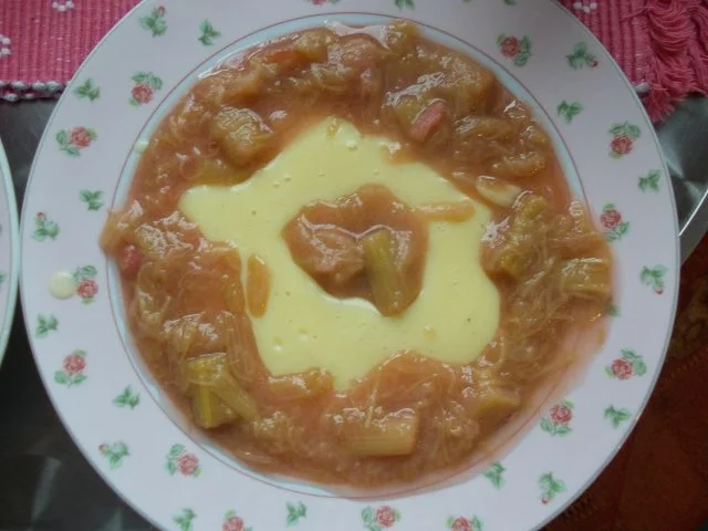 Rezept: Vanillepudding mit Rabarberkompott oder frischen Erdbeeren...... Bild Nr. 2 Vanillepudding mit Rabarberkompott oder frischen Erdbeeren...... - Rezept - Bild Nr. 2