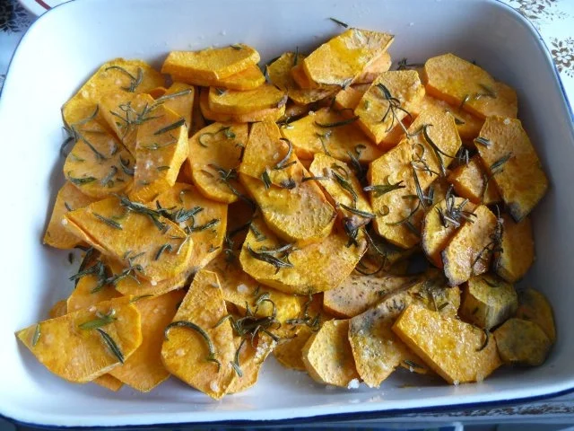 Rezept: Rosmarinkartoffeln von Süßkartoffel Rosmarinkartoffeln von Süßkartoffel - Rezept