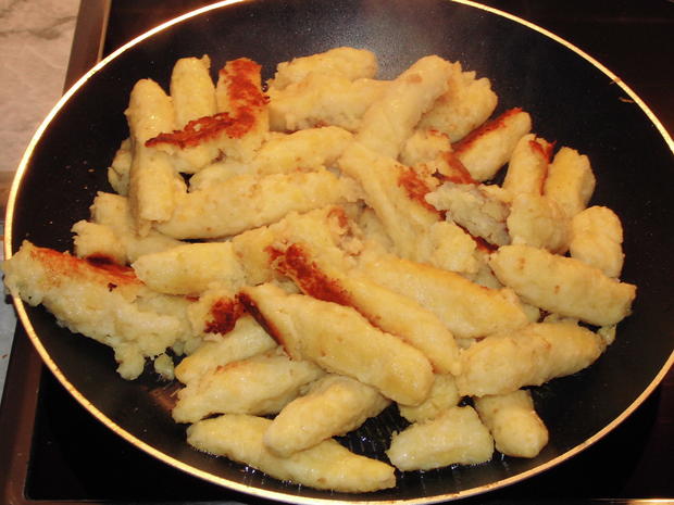 Schupfnudeln alias Buabespitzle alias Fingernudeln - Rezept - kochbar.de