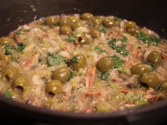 Rezept: Spaghetti mit Sardellen, Kapern & Oliven Bild Nr. 2 Spaghetti mit Sardellen, Kapern & Oliven - Rezept - Bild Nr. 2