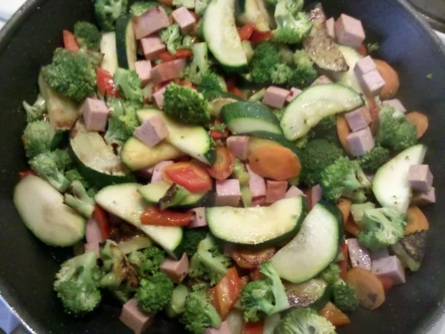 Fleisch: Bratgemüse mit Leberkäse - Rezept - Bild Nr. 5