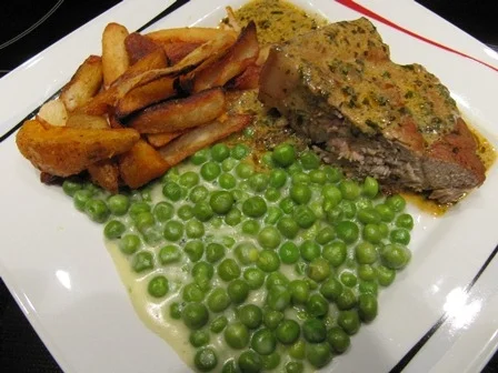 Schulterbraten an Kartoffelstreifen und Erbsen à la Biggi - Rezept - Bild Nr. 13