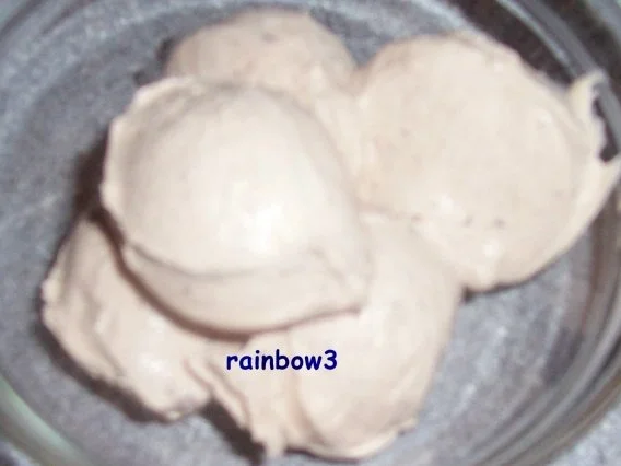 Rezept: Dessert: Weißes Schokoladen-Sahne-Eis Bild Nr. 3 Dessert: Weißes Schokoladen-Sahne-Eis - Rezept - Bild Nr. 3