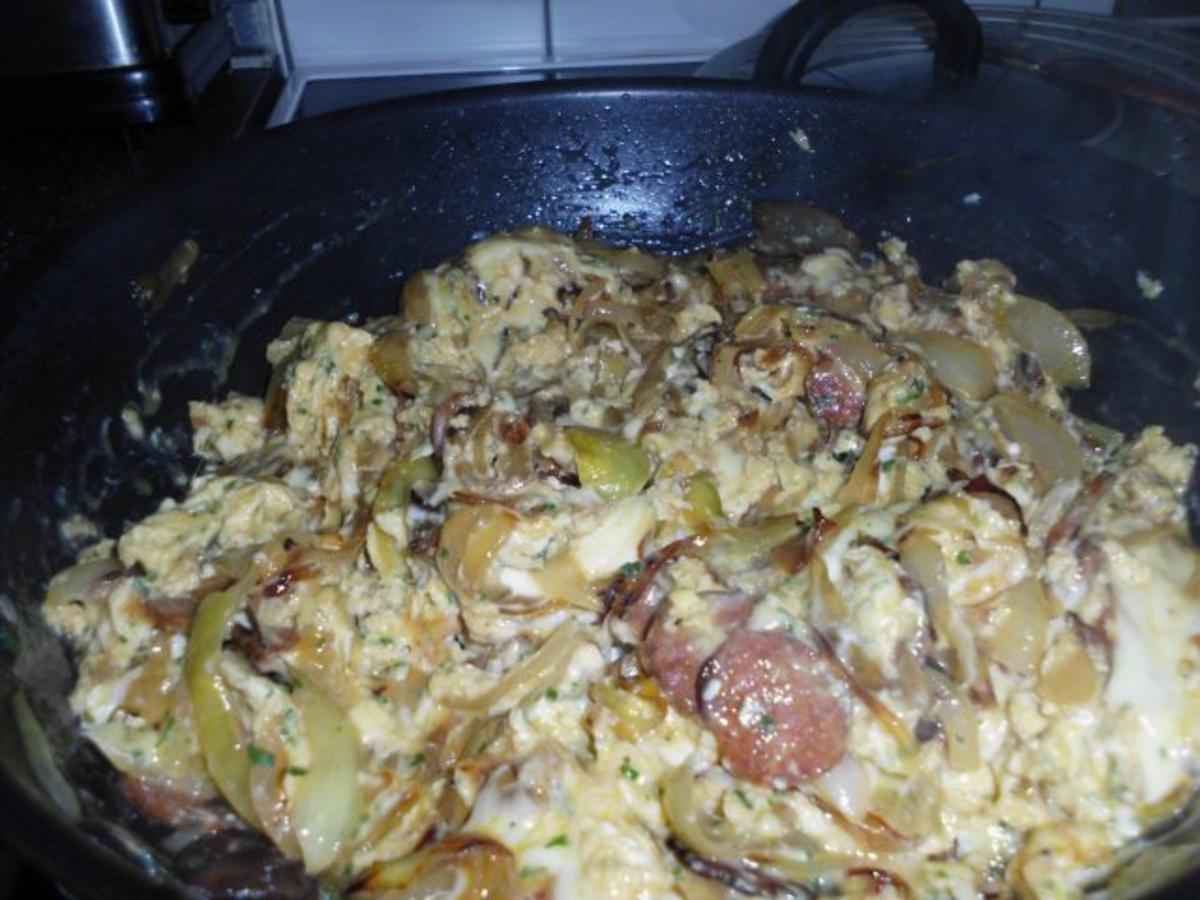 Omelette aus Ungarn mit der zweiten Hälfte vom ungarischen Paprikaknacker - Rezept - Bild Nr. 8