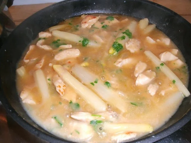 Rezept: Hähnchenfilet in Spargelsosse Bild Nr. 5 Hähnchenfilet in Spargelsosse - Rezept - Bild Nr. 5
