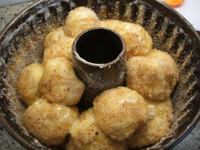 Rezept: Backen: Zupfgugelhupf mit frischen Marillen (Aprikosen) Bild Nr. 9 Backen: Zupfgugelhupf mit frischen Marillen (Aprikosen) - Rezept - Bild Nr. 9