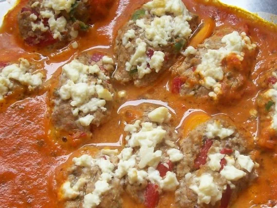 Feurige gefüllte Minipaprika mit cremiger Tomatensoße - Rezept - Bild Nr. 6