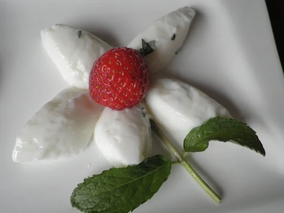 Holunder - Joghurt - Mousse ... - Rezept - Bild Nr. 3