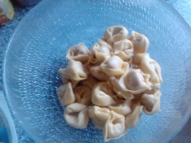 Rezept: Tortellini paradiso e inferno erapidamente Tortellini Himmel und Hölle und turboschnell Bild Nr. 4 Tortellini paradiso e inferno erapidamente Tortellini Himmel und Hölle und turboschnell - Rezept - Bild Nr. 4