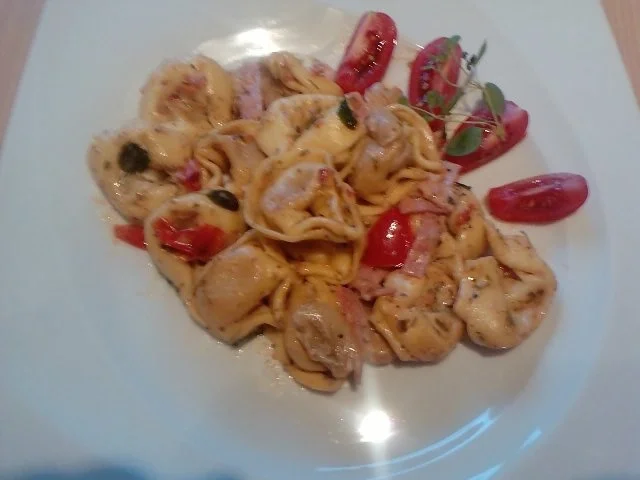 Rezept: Tortellini paradiso e inferno erapidamente Tortellini Himmel und Hölle und turboschnell Bild Nr. 7 Tortellini paradiso e inferno erapidamente Tortellini Himmel und Hölle und turboschnell - Rezept - Bild Nr. 7