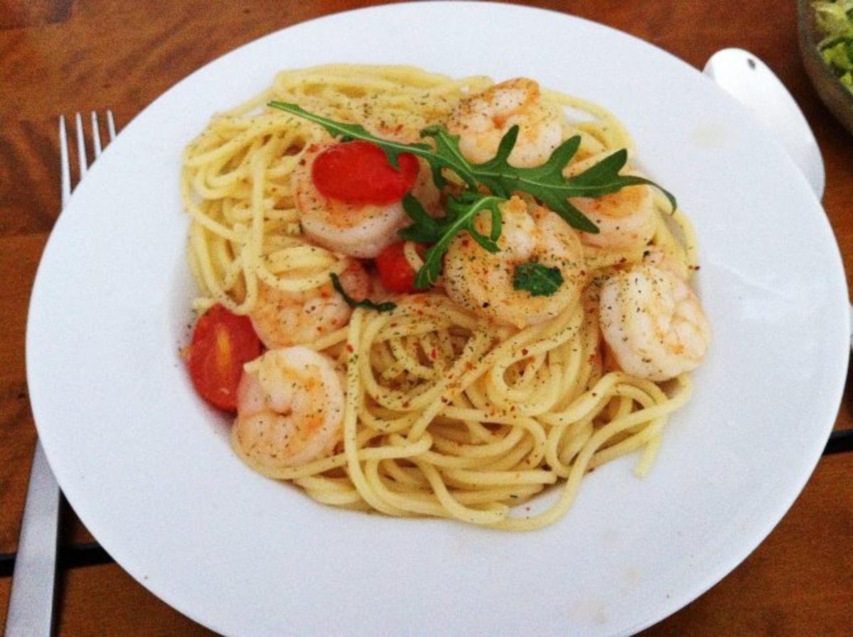 Spaghetti mit Garnelen,Rucola und Cherrytomaten in Proseccosauce - Rezept
