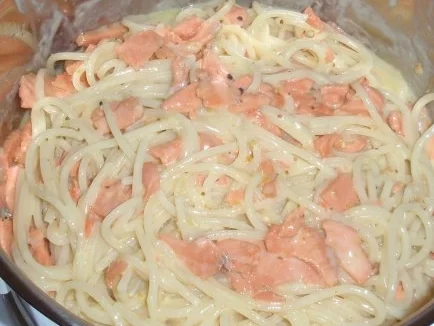 Rezept: Pasta mit Räucherlachssahnesoße Bild Nr. 7 Pasta mit Räucherlachssahnesoße - Rezept - Bild Nr. 7