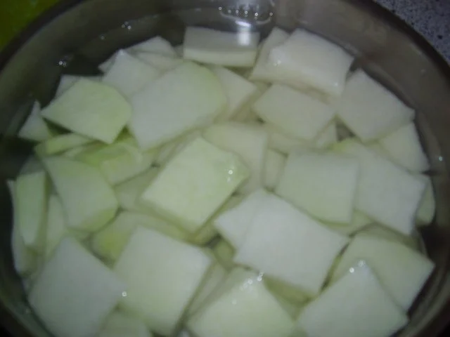 Rezept: Hähnchen in Frischkäsesoße mit Kohlrabi-Butter-Gemüse Bild Nr. 4 Hähnchen in Frischkäsesoße mit Kohlrabi-Butter-Gemüse - Rezept - Bild Nr. 4