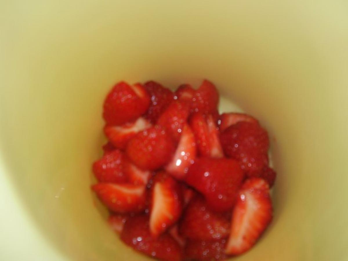 Mascarponecreme mit Erdbeeren - Rezept - Bild Nr. 3