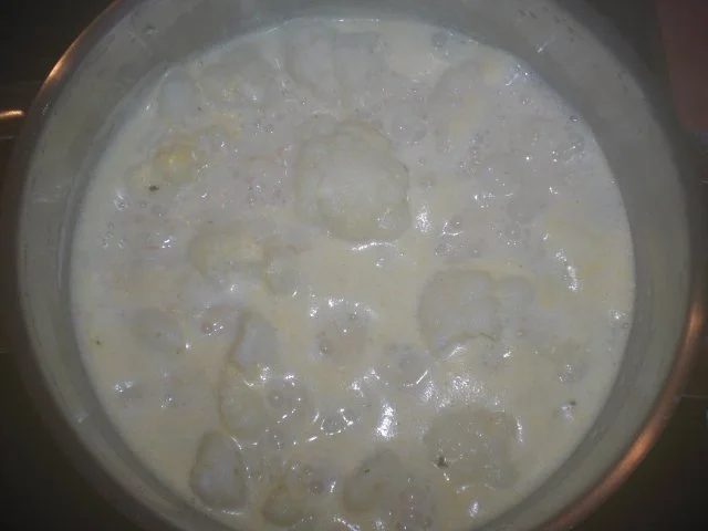 Blumenkohl mit Schinkensoße und Kartoffeln - Rezept - Bild Nr. 3