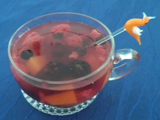 Rezept: EM - Bowle Bild Nr. 4 EM - Bowle - Rezept - Bild Nr. 4