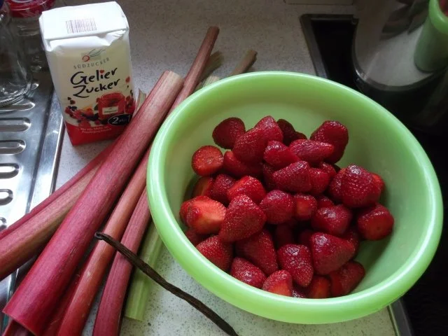Erdbeer-Rhabarber-Marmelade mit Vanille - Rezept - Bild Nr. 2