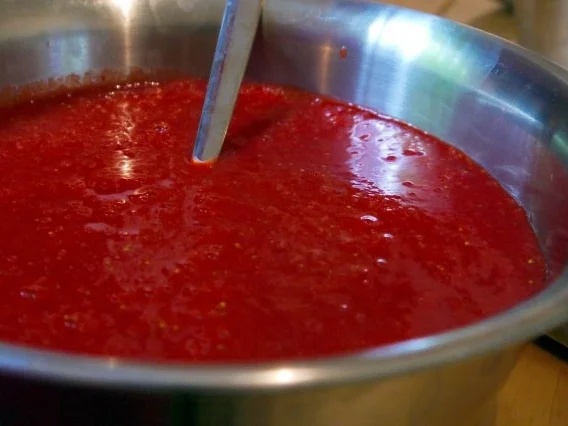 Rezept: Erdbeersamt mit Cointreau Bild Nr. 4 Erdbeersamt mit Cointreau - Rezept - Bild Nr. 4