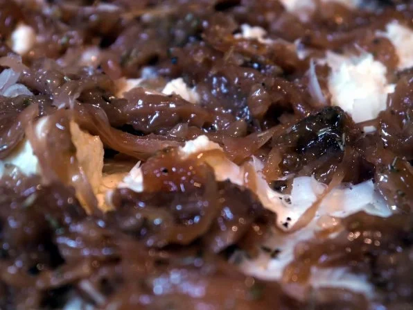 Rezept: Karamellisierter Zwiebelkuchen Bild Nr. 9 Karamellisierter Zwiebelkuchen - Rezept - Bild Nr. 9