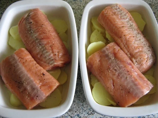 Rezept: Wildlachsfilets mit Creme fraîche-Kräuter-Senf-Dill-Haube Bild Nr. 4 Wildlachsfilets mit Creme fraîche-Kräuter-Senf-Dill-Haube - Rezept - Bild Nr. 4