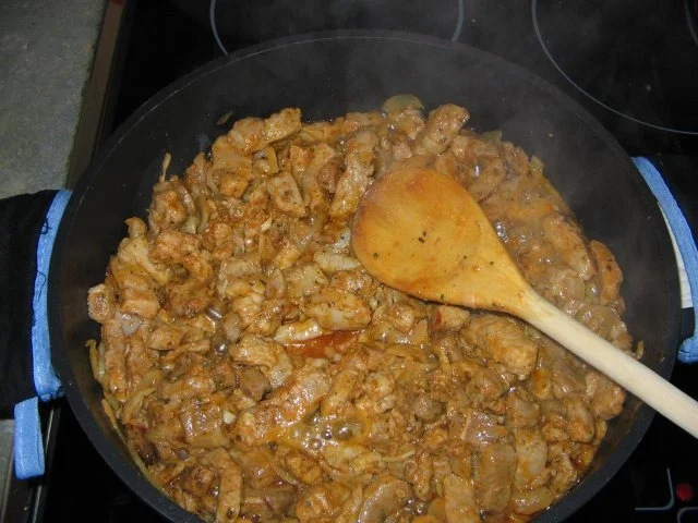 Rezept: Geschnetzteltes Gyros Art mit Kartoffeln Geschnetzteltes Gyros Art mit Kartoffeln - Rezept