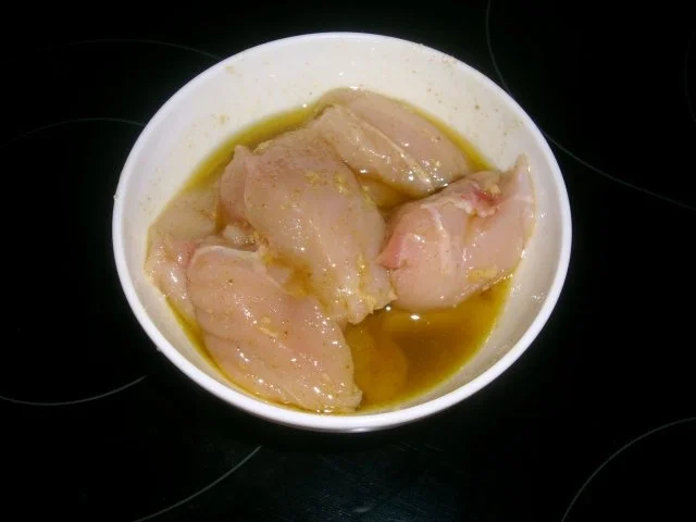 Rezept: Fruchtige Hähnchenspieße mit Apfel-Curry-Dip>> Bild Nr. 3 Fruchtige Hähnchenspieße mit Apfel-Curry-Dip>> - Rezept - Bild Nr. 3