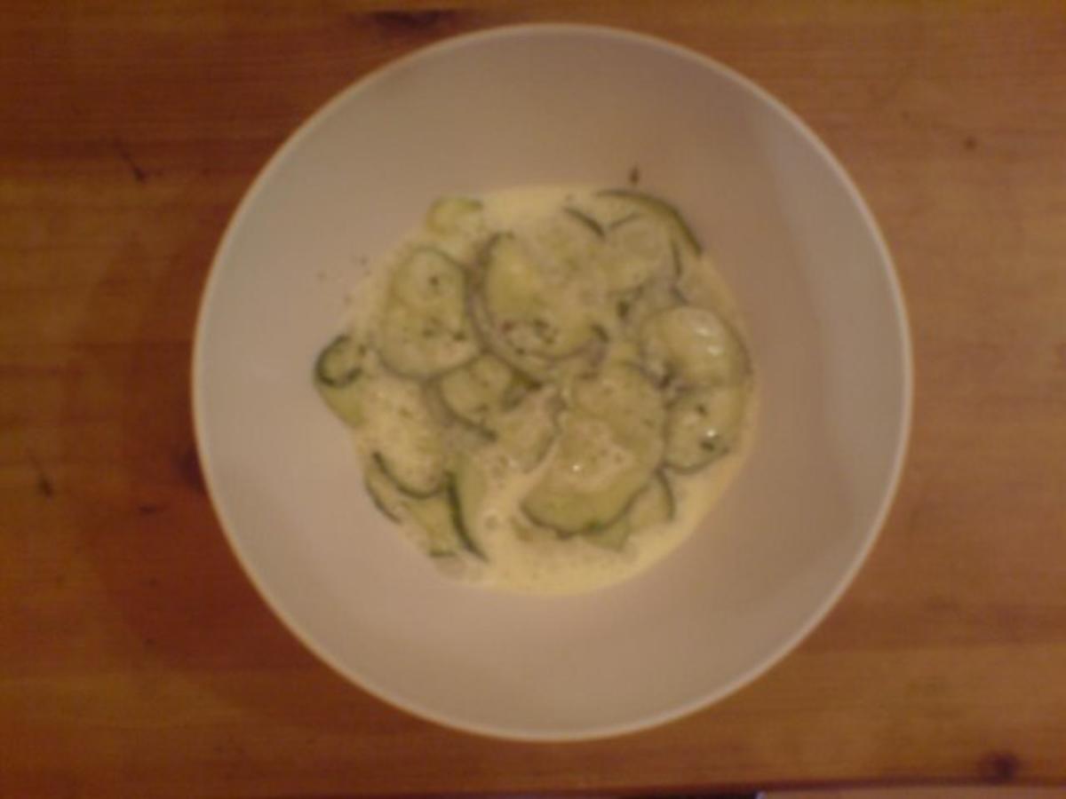 Bilder für cremiger gurkensalat - Rezept