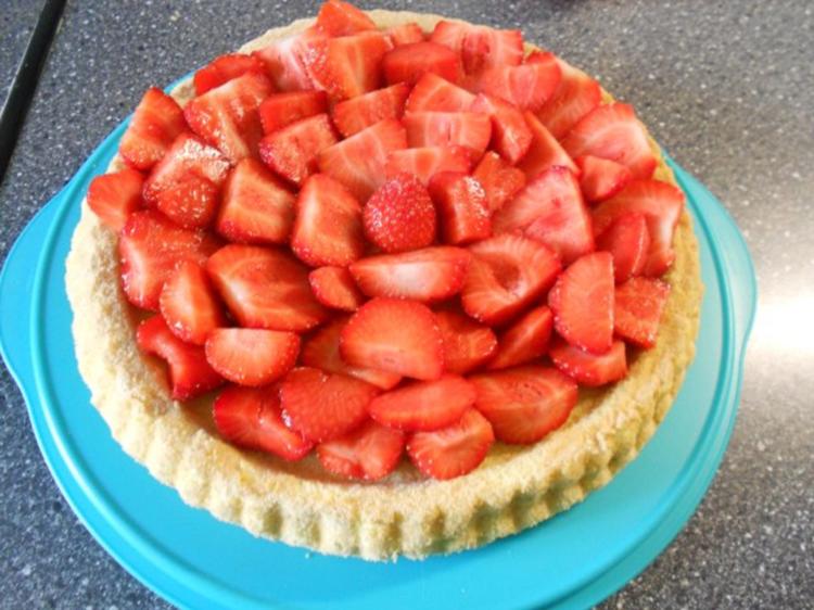 Klassischer schneller Erdbeerkuchen - einfach - 119 kcal/100g
