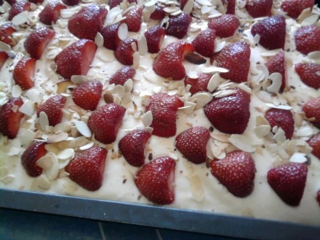 Erdbeerkuchen vom Blech - Rezept - Bild Nr. 4