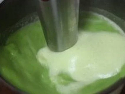 Erbsenschaumsuppe mit karamelisiertem Bacon - Rezept - Bild Nr. 12