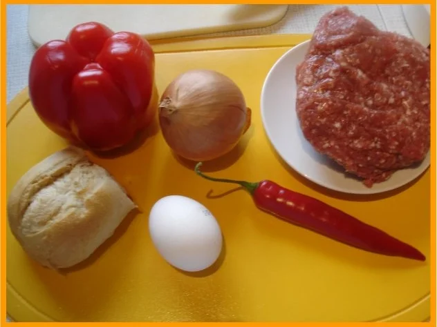 Rezept: Buletten mit Paprika Bild Nr. 2 Buletten mit Paprika - Rezept - Bild Nr. 2