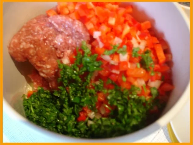 Rezept: Buletten mit Paprika Bild Nr. 6 Buletten mit Paprika - Rezept - Bild Nr. 6