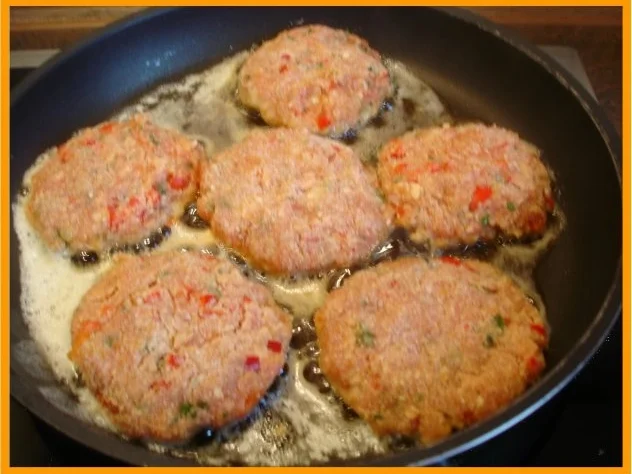 Rezept: Buletten mit Paprika Bild Nr. 8 Buletten mit Paprika - Rezept - Bild Nr. 8